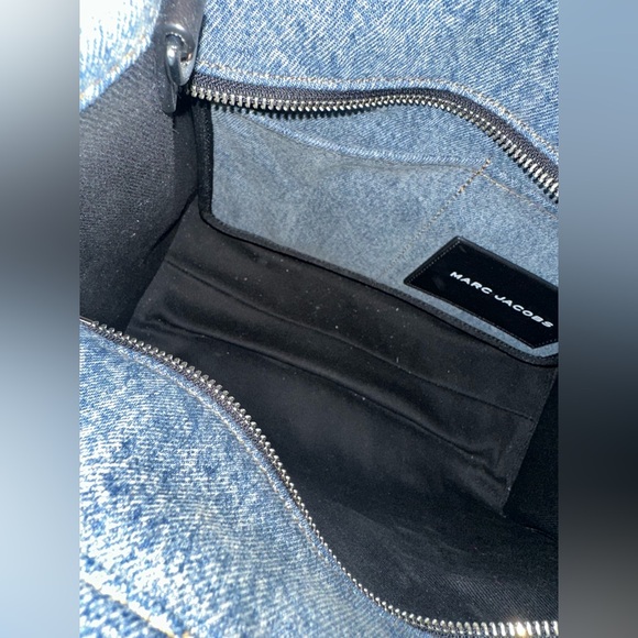 Marc Jacobs THE RIP
AND REPAIR DENIM MEDIUM TOTE BAG - Picture 8 of 15